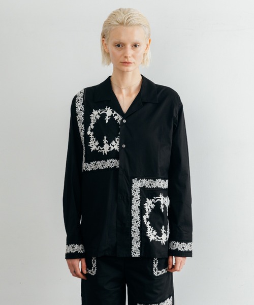 CREDONA(クレドナ)の「LACE PATCHWORK SHIRTS/レースパッチワークシャツ(シャツ/ブラウス・レディース・ホワイト/ブラック・FREE)」の5枚目の写真