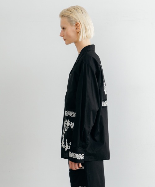 CREDONA(クレドナ)の「LACE PATCHWORK SHIRTS/レースパッチワークシャツ(シャツ/ブラウス・レディース・ホワイト/ブラック・FREE)」の6枚目の写真
