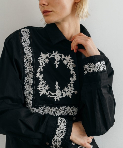 CREDONA(クレドナ)の「LACE PATCHWORK SHIRTS/レースパッチワークシャツ(シャツ/ブラウス・レディース・ホワイト/ブラック・FREE)」の12枚目の写真