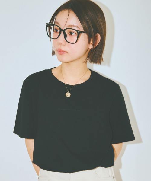 COLORME(カラーミー)の「【AKB48 伊藤百花 着用】ロゴプリントTシャツ(Tシャツ/カットソー・レディース・ホワイト/ブラック・FREE)」の2枚目の写真