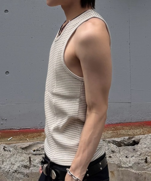 Chikashitsu +(チカシツプラス)の「【Chikashitsu +】border stitch rib sleeveless (3color) / 【チカシツプラス】ボーダーステッチリブタンクトップ(タンクトップ・メンズ・アイボリー/ブラック/グレー・ONE SIZE)」の6枚目の写真