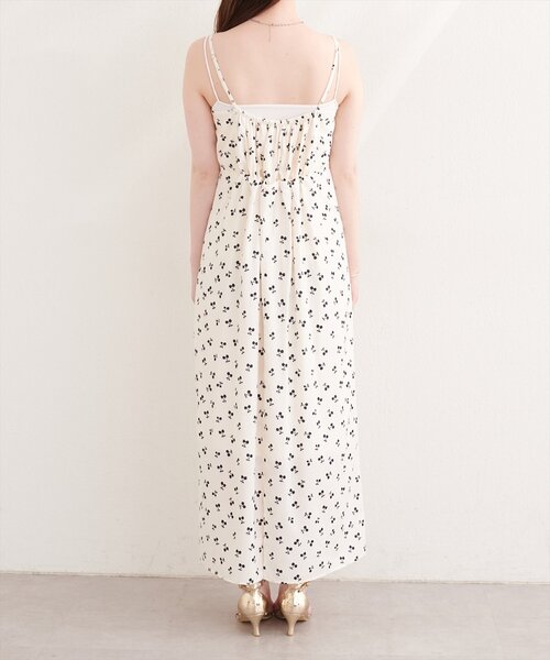 natural couture(ナチュラルクチュール)の「フルーツ柄キャミワンピース(ワンピース・レディース・ブラック/オフホワイト・FREE)」の14枚目の写真