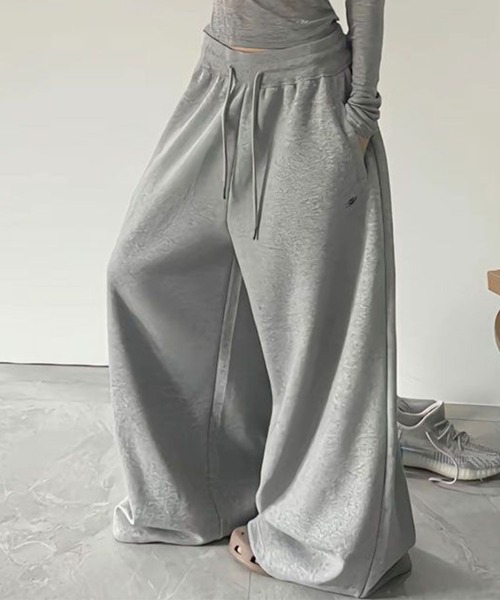GLAMOROUS JANE(グラマラスジェーン)の「ワイドスウェットパンツ(スウェットパンツ・レディース・ブラック/杢グレー・M/L)」の6枚目の写真