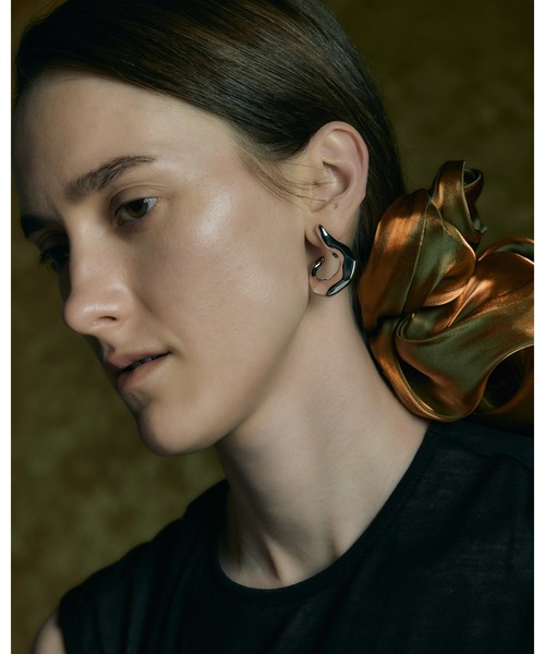 IRIS47(イリスフォーセブン)の「【IRIS 47】sculpted earring/スカルプティッド イヤリング(イヤリング・レディース・シルバー・FREE)」の6枚目の写真