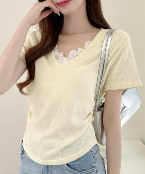 Ada.(エイダ)の「Vネック レース レイヤード風 シャーリング カットソー(Tシャツ/カットソー・レディース・イエロー/グレー/ライトブルー/ホワイト・FREE)」の4枚目の写真