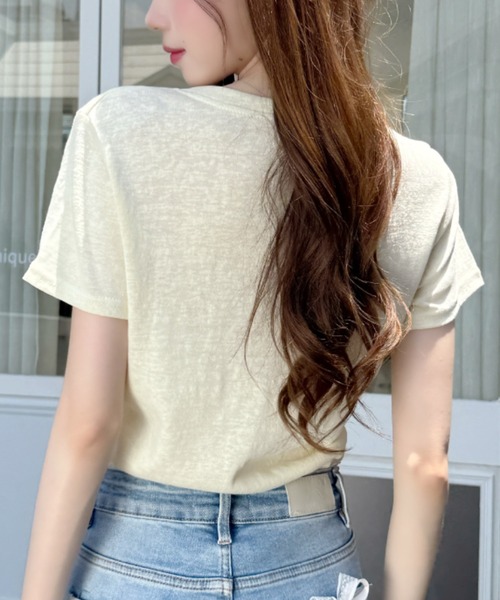 Ada.(エイダ)の「Vネック レース レイヤード風 シャーリング カットソー(Tシャツ/カットソー・レディース・イエロー/グレー/ライトブルー/ホワイト・FREE)」の8枚目の写真