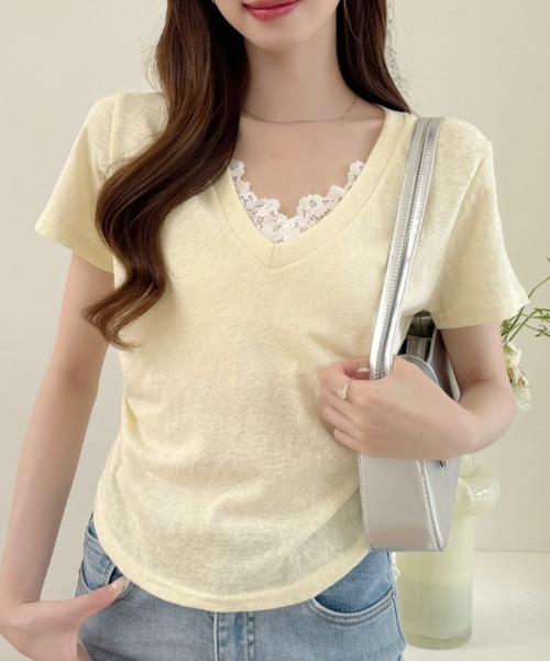 Ada.(エイダ)の「Vネック レース レイヤード風 シャーリング カットソー(Tシャツ/カットソー・レディース・イエロー/グレー/ライトブルー/ホワイト・FREE)」の6枚目の写真