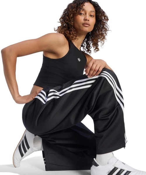 adidas(アディダス)の「adidas FIREBIRD BARREL TRACK PANTS / アディダス ファイヤーバード バレル トラックパンツ(その他パンツ・レディース・ブラック・L/M/S)」の2枚目の写真