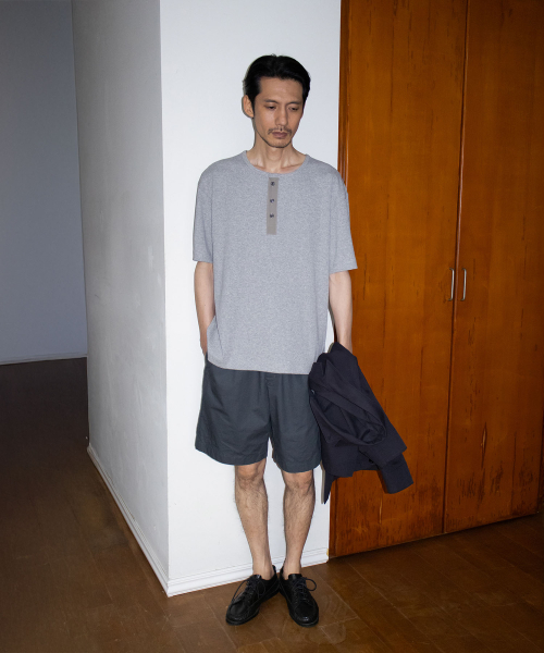 BLANKROOM(ブランクルーム)の「ノーブルヘンリーネックハーフT_MELANGE GRAY(Tシャツ/カットソー・メンズ・その他・1/2/3)」の2枚目の写真