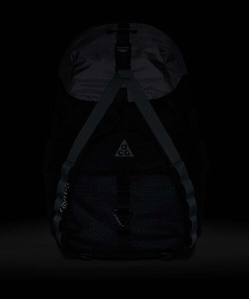ACG(エィシージー)の「ナイキ ACG "DAYMAX" バックパック (25L) / Nike ACG "DAYMAX" Backpack (25L) HJ8178-010 Black(バックパック/リュック・メンズ・ブラック・ONE SIZE)」の12枚目の写真