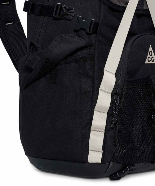ACG(エィシージー)の「ナイキ ACG "DAYMAX" バックパック (25L) / Nike ACG "DAYMAX" Backpack (25L) HJ8178-010 Black(バックパック/リュック・メンズ・ブラック・ONE SIZE)」の4枚目の写真
