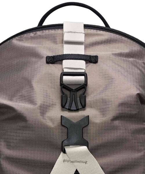 ACG(エィシージー)の「ナイキ ACG "DAYMAX" バックパック (25L) / Nike ACG "DAYMAX" Backpack (25L) HJ8178-010 Black(バックパック/リュック・メンズ・ブラック・ONE SIZE)」の5枚目の写真