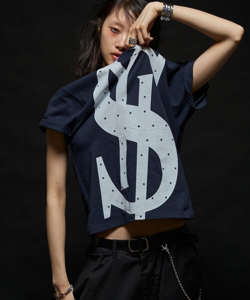 Sourcream(サワークリーム)の「【Sourcream】SOUR $LOGO TEE(Tシャツ/カットソー・レディース・ネイビー/ブラック/ホワイト/レッド・SMALL/LARGE/MEDIUM)」の3枚目の写真