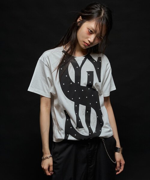 Sourcream(サワークリーム)の「【Sourcream】SOUR $LOGO TEE(Tシャツ/カットソー・レディース・ネイビー/ブラック/ホワイト/レッド・SMALL/LARGE/MEDIUM)」の1枚目の写真