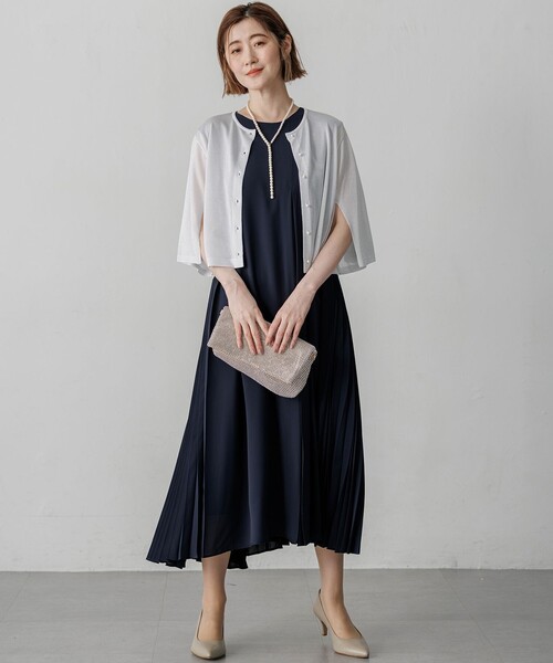 23区(ニジュウサンク)の「グロッシーニット ケープ カーディガン(カーディガン/ボレロ・レディース・ブラック系/シルバー系・38)」の3枚目の写真