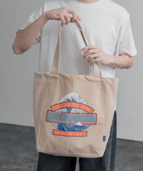patagonia(パタゴニア)の「Patagonia RECYCLED MARKET TOTE ショルダートートバッグ(トートバッグ・メンズ・ベージュ/ベージュ系・FREE)」の1枚目の写真