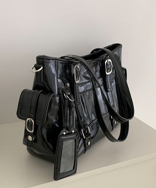 pyornim(ピョルニム)の「【カードホルダー付き】ベルトデザインエナメルバッグ(トートバッグ・レディース・シルバー/ブラック・F)」の9枚目の写真