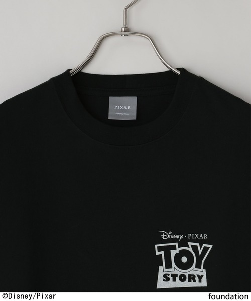 LOWRYS FARM(ローリーズファーム)の「LFM(U) /TOY STORY(トイ・ストーリー)/プリントTEE 878229(Tシャツ/カットソー・メンズ・ホワイト系その他/ブラック系その他/ホワイト/ブラック・MEDIUM/LARGE)」の8枚目の写真