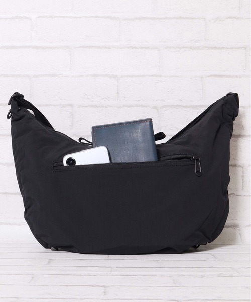 THE NORTH FACE(ザノースフェイス)の「【THE NORTH FACE/ザノースフェイス】BREEZE CROSS BAG M ホーボーバッグ ショルダーバッグ 軽量 ユニセックス(ショルダーバッグ・レディース・ブラック/サンドベージュ/ダークグレー・ONE SIZE)」の20枚目の写真