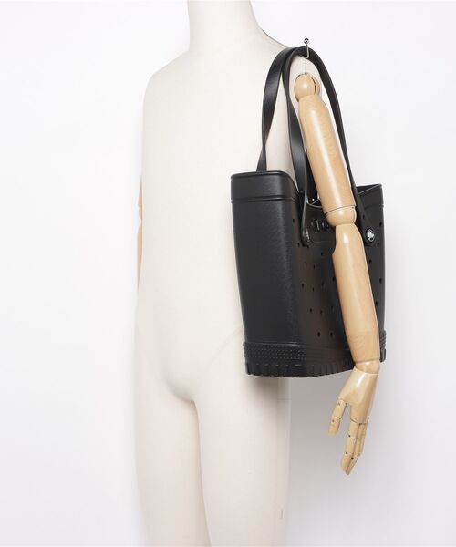 crocs（クロックス）の「クロックス crocs Crocs Classic Medium Tote（トートバッグ・メンズ・ブラック・ONE SIZE）」の9枚目の写真
