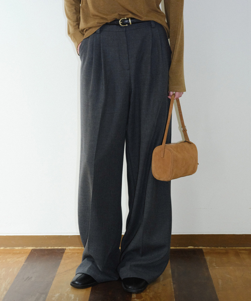 EN OR(エンオール)の「TWO TUCK WIDE SLACKS - CHARCOAL(スラックス・レディース・その他・SMALL/MEDIUM)」の2枚目の写真
