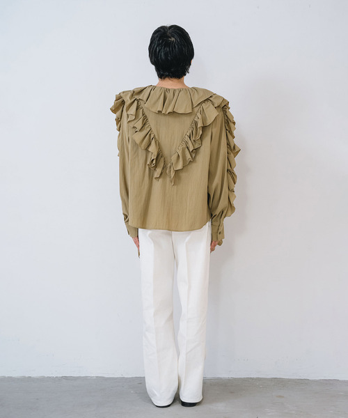 muller of yoshiokubo(ミュラーオブヨシオクボ)の「muller of yoshiokubo ミュラーオブヨシオクボ / FRILLED BLOUSE フリルブラウス / MLF26211(シャツ/ブラウス・レディース・カーキ/アイボリー・FREE)」の5枚目の写真