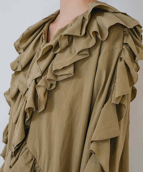 muller of yoshiokubo(ミュラーオブヨシオクボ)の「muller of yoshiokubo ミュラーオブヨシオクボ / FRILLED BLOUSE フリルブラウス / MLF26211(シャツ/ブラウス・レディース・カーキ/アイボリー・FREE)」の7枚目の写真
