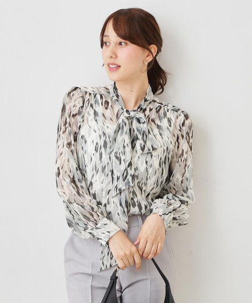 COUP DE CHANCE(クードシャンス)の「【手洗い可/日本製】レオパード ボウタイブラウス(シャツ/ブラウス・レディース・ベージュ系その他4/ライトグレー系/ピンク系5・34/36/38/40)」の1枚目の写真