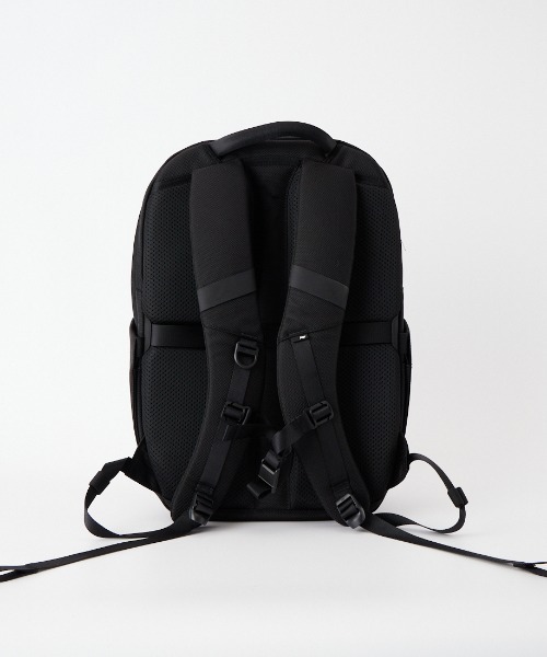 Aer（エアー）の「[AER/エアー] CITY PACK PRO 2 24L バックパック（バックパック/リュック・メンズ・ブラック・ONE SIZE）」の3枚目の写真