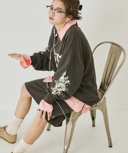 MIRROR STOKE（ミラーストーク）の「【ZOZO限定】MIRROR STOKE SWEATSHIRT/ミラーストークスウェットシャツ（スウェット・レディース・オフホワイト/チャコールグレー・MEDIUM）」の4枚目の写真