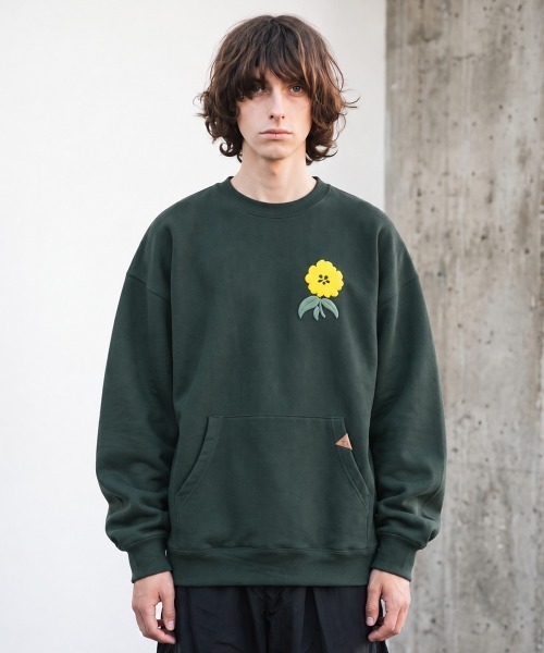 rehacer(レアセル)の「rehacer : Puff Flower HW Sweat Shirt / パフ フラワー ヘヴィーウエイト スウェットシャツ(スウェット・メンズ・ブラック/ワイン/ネイビー/グリーン・X-LARGE/LARGE/MEDIUM/SMALL)」の2枚目の写真