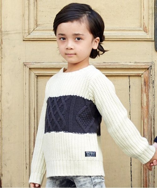 BREEZE（ブリーズ）の「ネット限定 配色切替ニットセーター（ニット/セーター・キッズ・ネイビー/レッド/キナリ・140/120/130/95/110/100/90/80）」の2枚目の写真