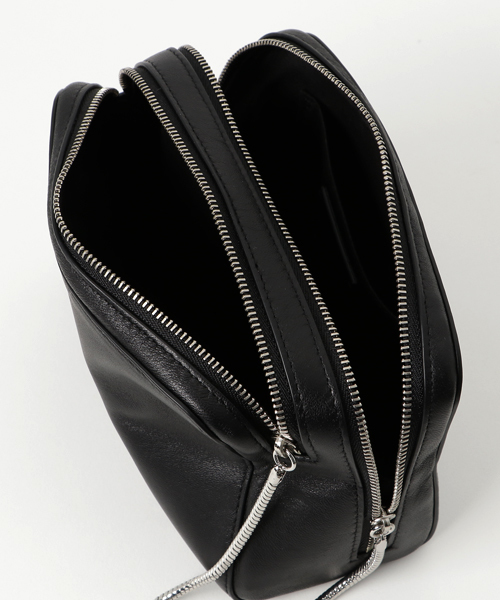 ALLSAINTS(オールセインツ)の「ARC MAKEUP CASE(ポーチ・レディース・ブラック・ONE SIZE)」の8枚目の写真