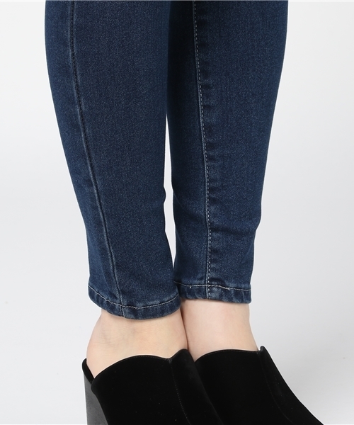 Re:EDIT（リエディ）の「[シリーズ累計77万本の大ヒット][ウルトラストレッチ]引き締め美脚ストレッチデニムパギンスボトムス/パンツ/パギンス[リエディ]（その他パンツ・レディース・ネイビー/ブルー系その他/ブラック系その他/ワンウォッシュ/ブラック/ブルー・X-SMALL/XX-SMALL/SMALL/XX-LARGE/MEDIUM/XXX-LARGE/X-LARGE/LARGE）」の13枚目の写真