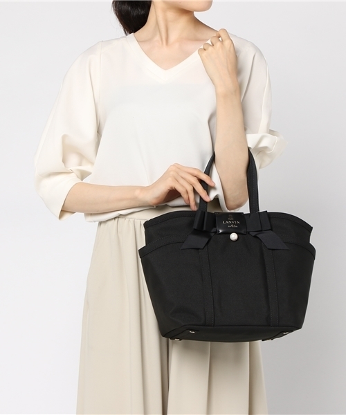 LANVIN en Bleu(ランバンオンブルー)の「ジュール トートバッグ(トートバッグ・レディース・ブラック/レッド/アイボリー/ネイビー/ベージュ/グレー・FREE)」の13枚目の写真