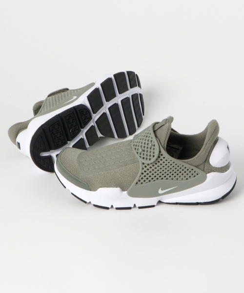 NIKE（ナイキ）の「【NIKE】ﾅｲｷ ｳｨﾒﾝｽﾞ ｿｯｸ ﾀﾞｰﾄ（スニーカー・レディース・グレー×ホワイト・24/25/23）」の3枚目の写真