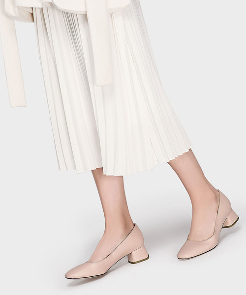 CHARLES & KEITH(チャールズ & キース)の「ブロックヒールパンプス / BLOCK HEEL PUMPS(パンプス・レディース・オレンジ/ブラック/アイボリー・23cm/22.5cm/23.5cm/24.5cm/25cm)」の10枚目の写真