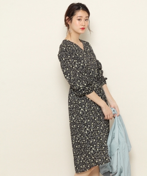 PAGEBOY（ページボーイ）の「ヴィンテージ小花ワンピース（ワンピース・レディース・ホワイト/ブラック/レッド・FREE）」の8枚目の写真