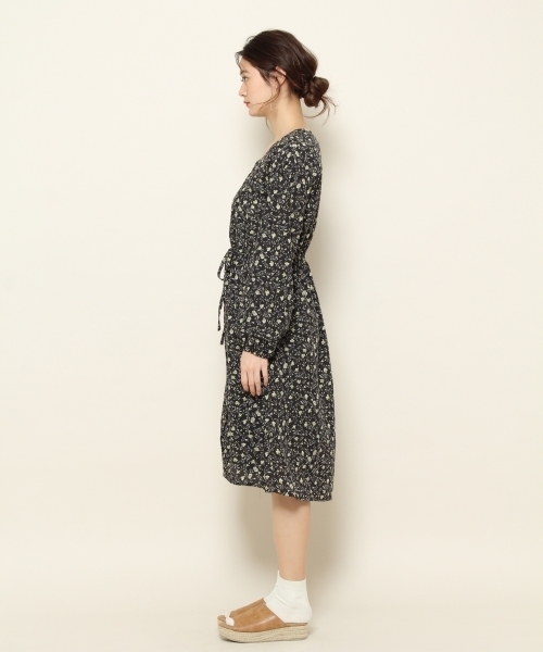 PAGEBOY（ページボーイ）の「ヴィンテージ小花ワンピース（ワンピース・レディース・ホワイト/ブラック/レッド・FREE）」の13枚目の写真