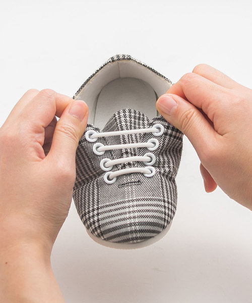 welleg（ウェレッグ）の「親子でおそろい！ゴムレースアップスニーカー（スニーカー・キッズ・チェック/ブラック系その他/ホワイト/ピンク/ライトグレー/ブラック・20cm/17cm/15cm/18cm/21.0cm/19cm/16cm）」の13枚目の写真