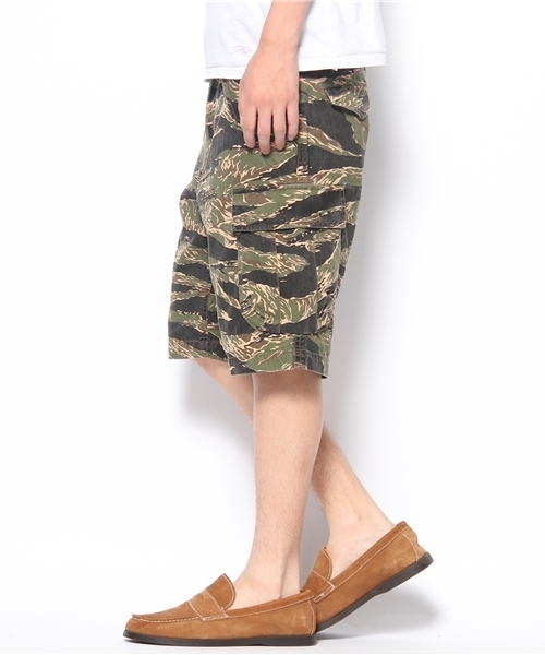 green label relaxing(グリーンレーベルリラクシング)の「SLUB TIGER/CAMO ショートパンツ(カーゴパンツ・メンズ・ベージュ/オリーブ・SMALL/MEDIUM/LARGE)」の3枚目の写真