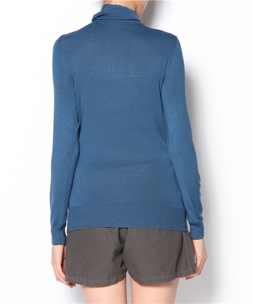 KBF(ケイビーエフ)の「KBF タートルネックニット(ニット/セーター・レディース・レッド/ブラック/ブルー/トップグレー/ライトベージュ・ONE)」の7枚目の写真