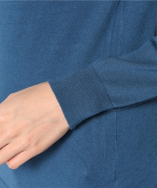 KBF(ケイビーエフ)の「KBF タートルネックニット(ニット/セーター・レディース・レッド/ブラック/ブルー/トップグレー/ライトベージュ・ONE)」の9枚目の写真