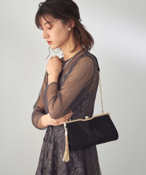 【形が特徴的で可愛い♪】CHANEL タッセル クラッチバッグ 大人かわいいハートチェーン】シャネル クラッチバッグ (CHANEL