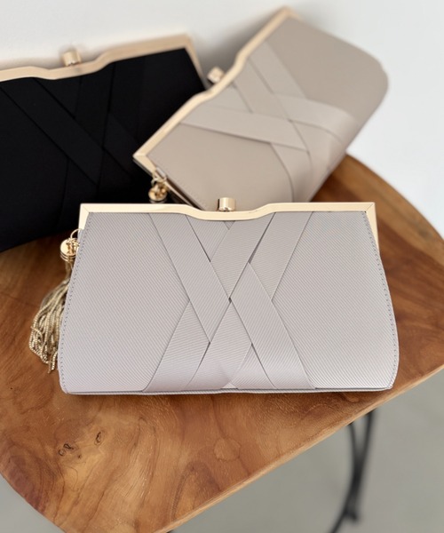 【形が特徴的で可愛い♪】CHANEL タッセル クラッチバッグ 可愛いサイズ感♡】CHANEL チェーンクラッチ 国内発送 (CHANEL