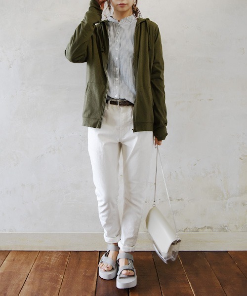 and it_（アンドイット）の「UVカットパーカー（パーカー・レディース・カーキ/ミント/ネイビー/杢グレー/ブルー/ブラック/オートミール/ピンク/イエロー/オフホワイト/ライトブルー/グレイッシュブルー/ラベンダー/ベージュ/キャメル/グレイッシュベージュ/ライトオリーブ・L/M/LL）」の21枚目の写真