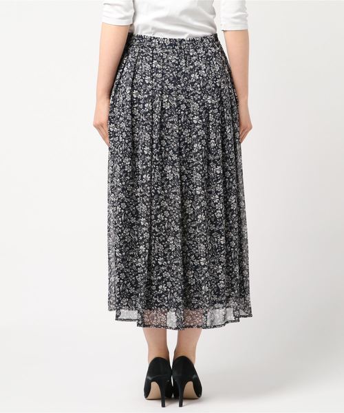 A/C DESIGN BY ALPHA CUBIC（エーシーデザインバイアルファキュービック）の「【WEB＆一部店舗限定】フラワースカート（スカート・レディース・オフホワイト/ネイビー・67/61/64）」の4枚目の写真