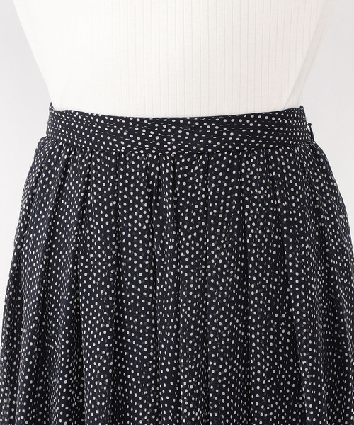 A/C DESIGN BY ALPHA CUBIC（エーシーデザインバイアルファキュービック）の「【WEB＆一部店舗限定】フラワースカート（スカート・レディース・オフホワイト/ネイビー・67/61/64）」の9枚目の写真