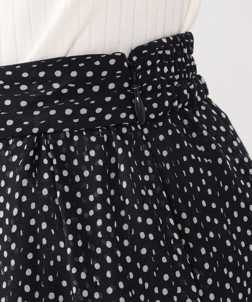 A/C DESIGN BY ALPHA CUBIC（エーシーデザインバイアルファキュービック）の「【WEB＆一部店舗限定】フラワースカート（スカート・レディース・オフホワイト/ネイビー・67/61/64）」の10枚目の写真