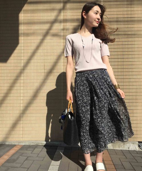 A/C DESIGN BY ALPHA CUBIC（エーシーデザインバイアルファキュービック）の「【WEB＆一部店舗限定】フラワースカート（スカート・レディース・オフホワイト/ネイビー・67/61/64）」の16枚目の写真